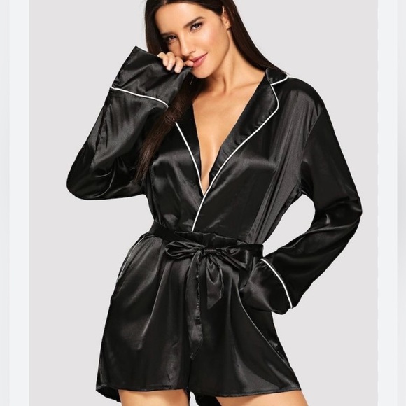 Missguided Contrast Binding Self Belted Satin effect Romper - Picture 1 of 12